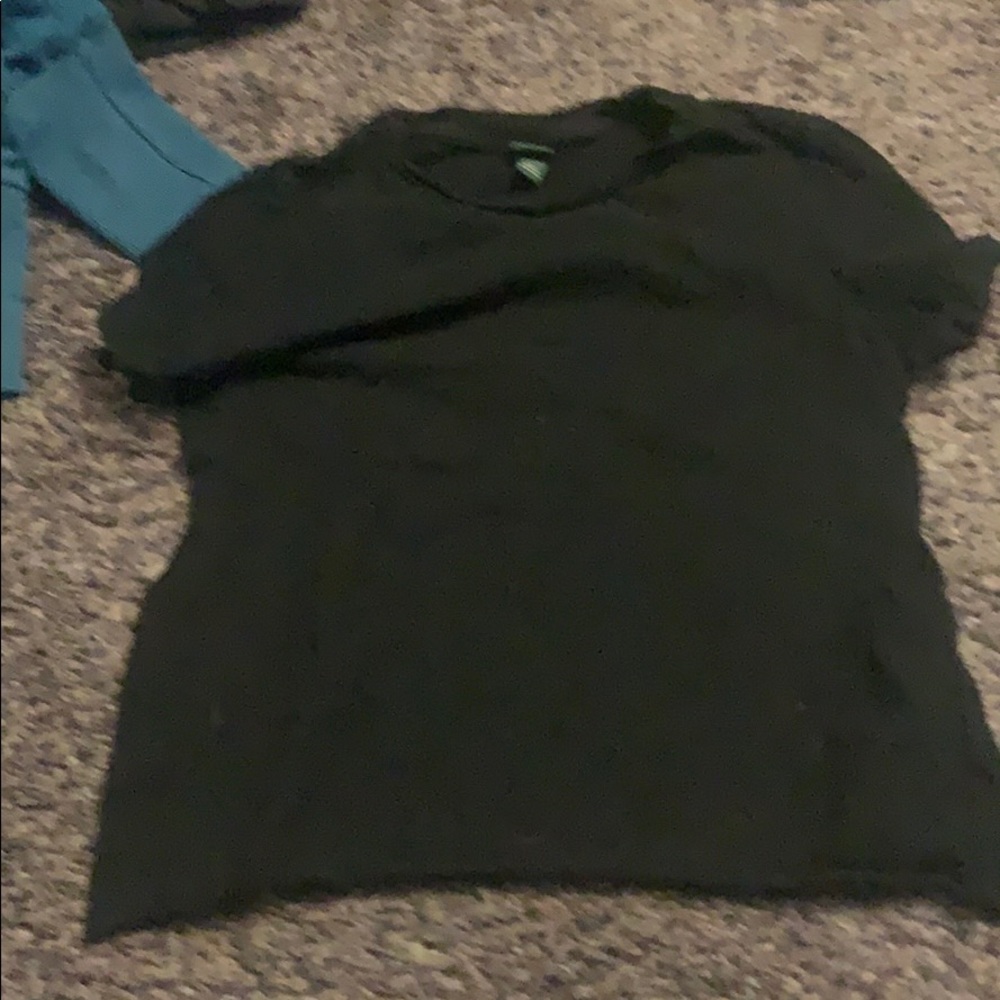 cropped black tee